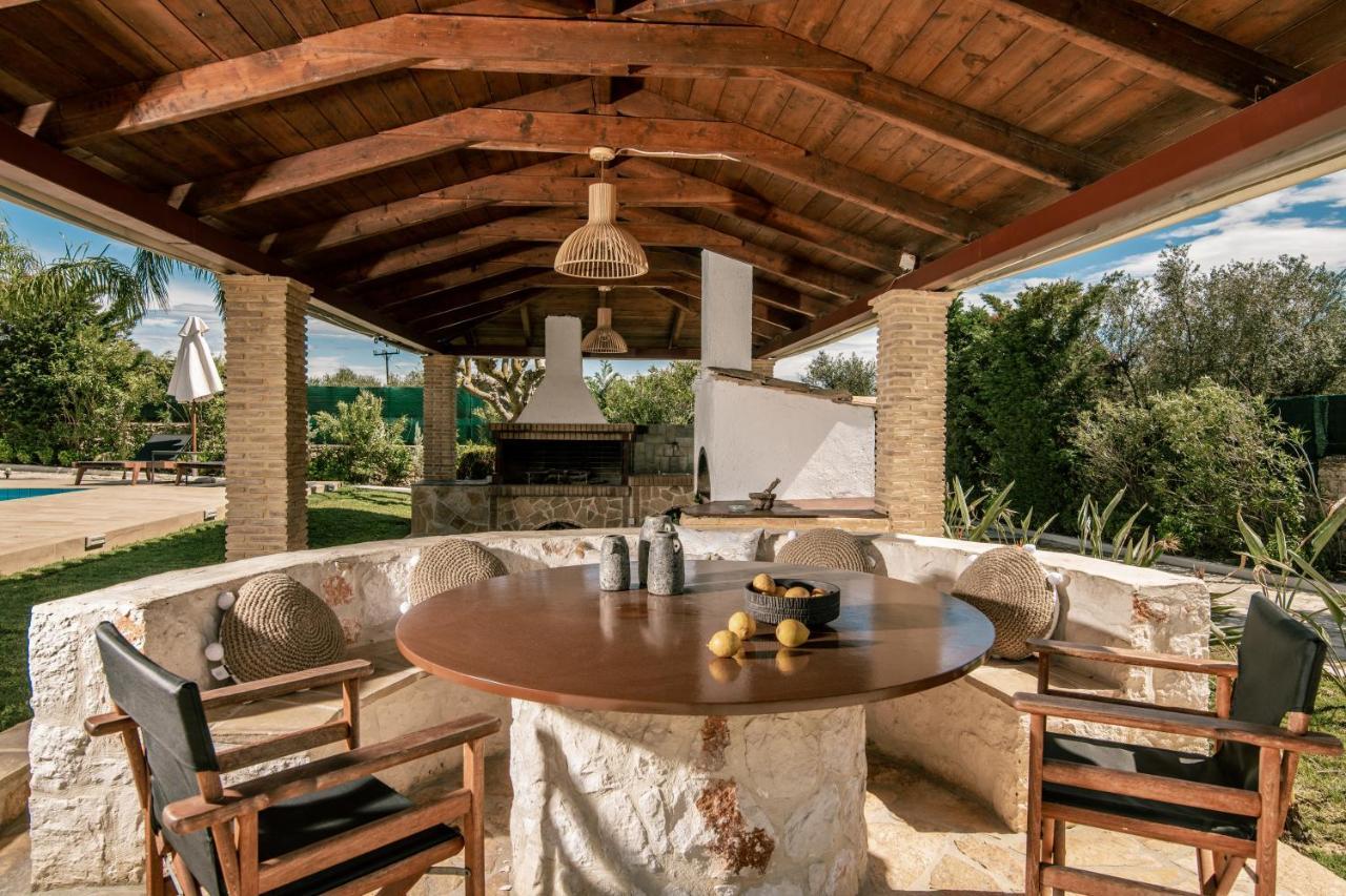 Mouzákion Amalthia Villa מראה חיצוני תמונה